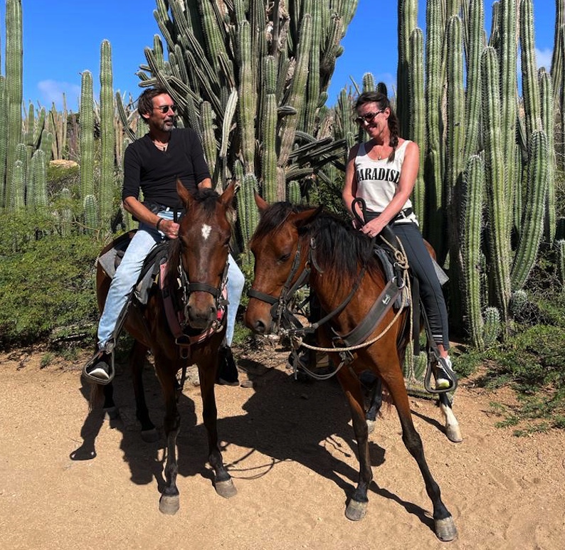 MORNING HORSE BACK RIDING TOUR BY AHT  Aruba - vacaystore.com