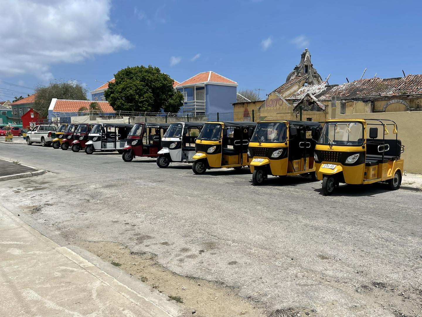 TukTuk’s Adventure Fun Tour in Curaçao Curacao - vacaystore.com