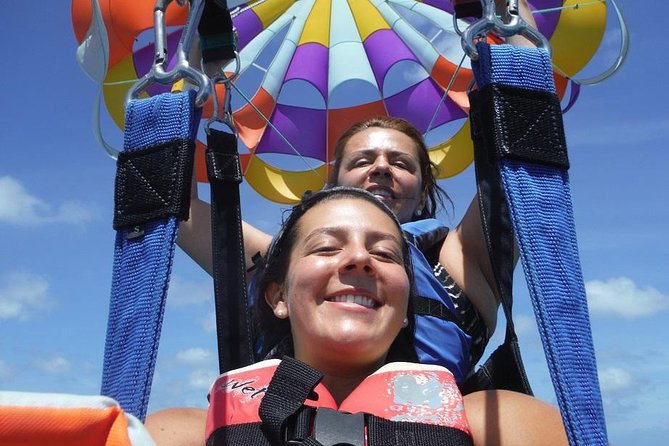 PARASAILING EXCITEMENT BY AWC Aruba - vacaystore.com