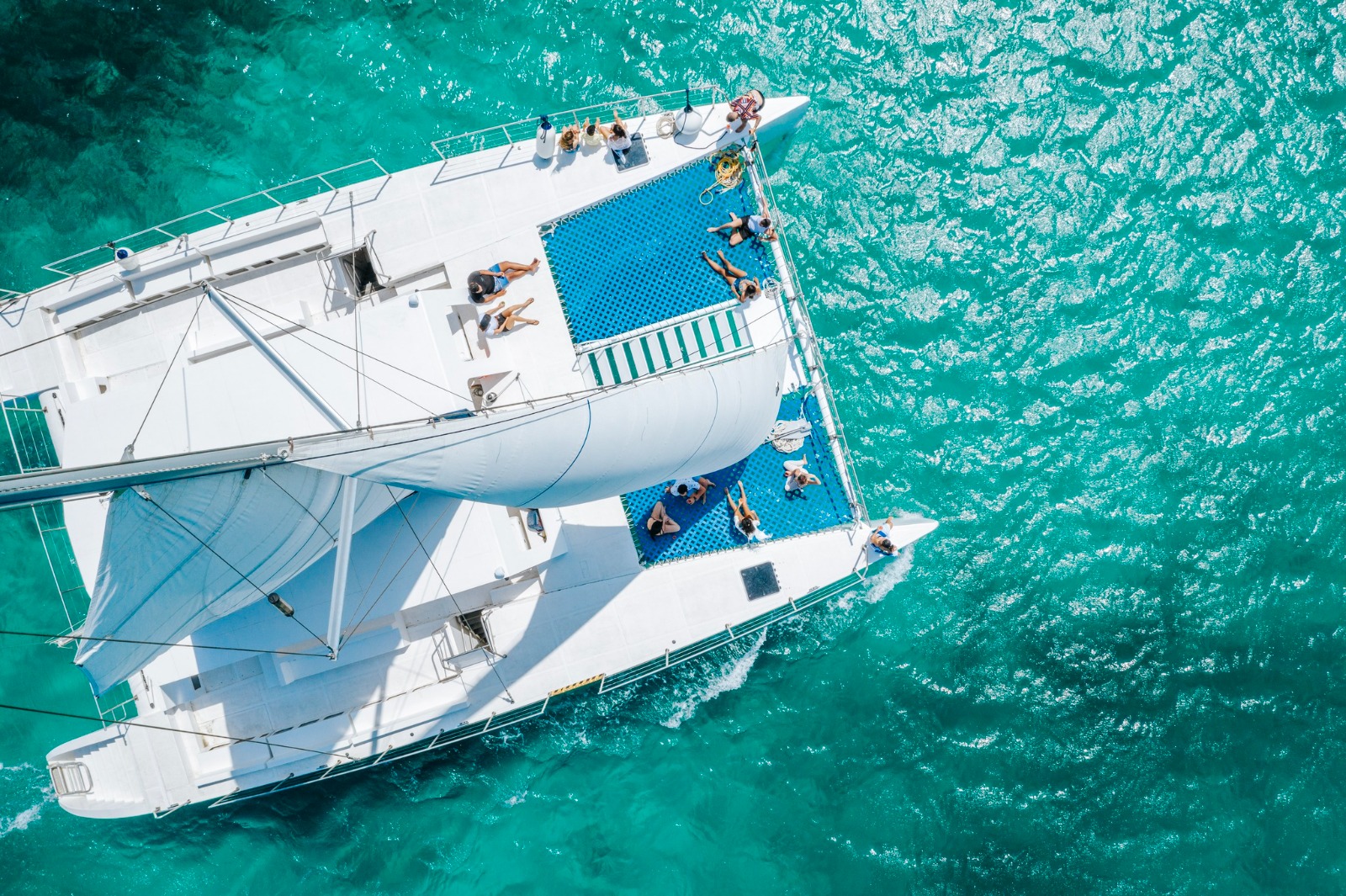 SAILING TOUR BY PELICAN Aruba - vacaystore.com