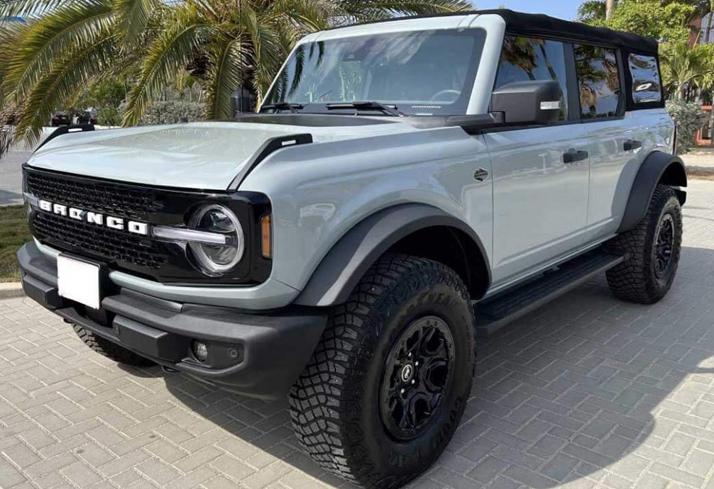 FORD BRONCO CONVERTIBLE BY ECR Aruba - Vacationstore.net